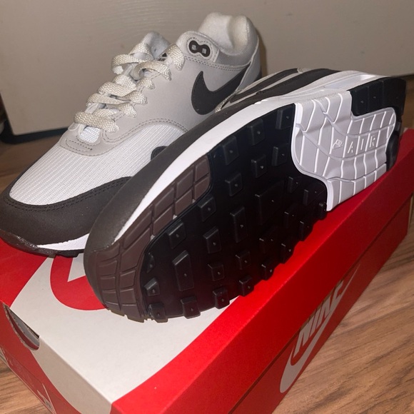 BRAND NEW Nike Air Max 1 - Picture 3 of 7